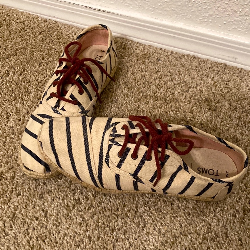 TOMS Sneakers